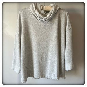SALE ☘️ CABLE & GAUGE turtleneck 3/4 sleeve sweatshirt in light heather gray